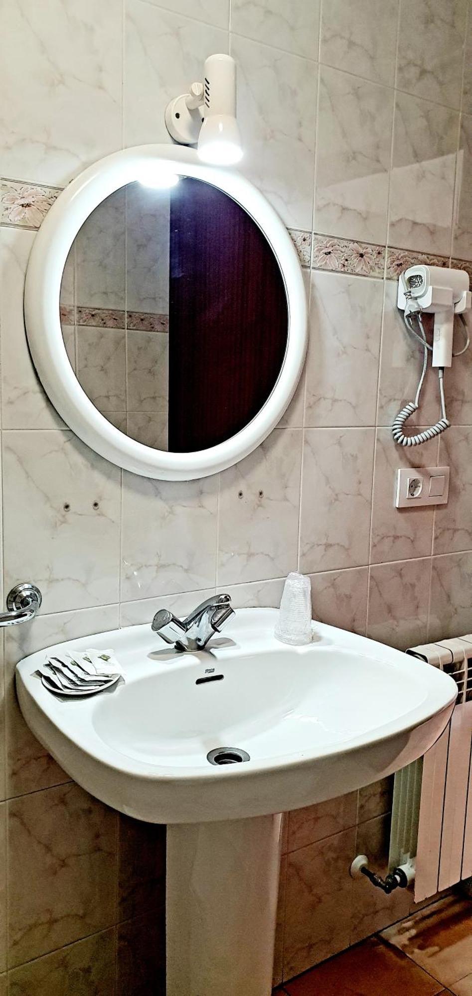 Отель Sidreria La Casa Abajo Ля Франка Экстерьер фото
